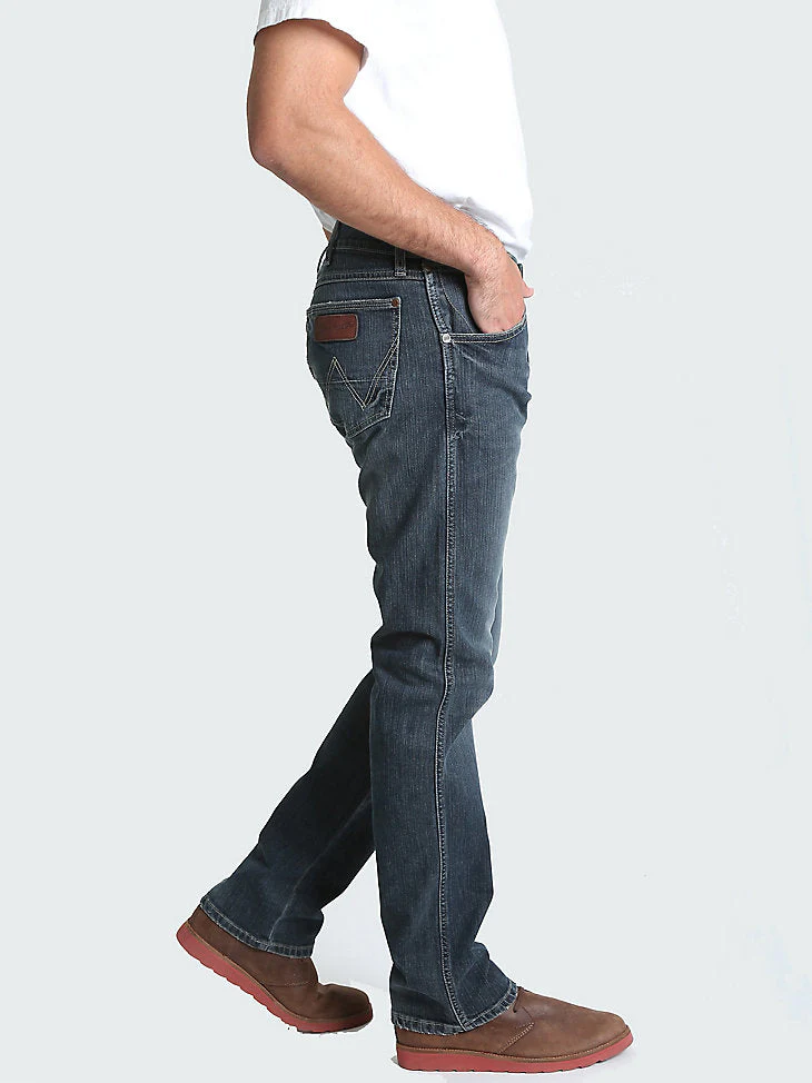 Wrangler Men's Retro® Slim-Fit Straight Leg Jean - Image 3
